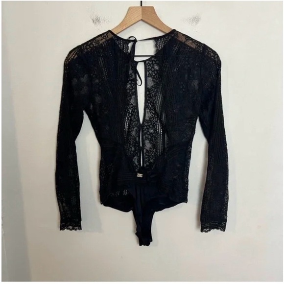 FOR LOVE AND LEMONS- Skivvies Else Lace Long Sleeve Bodysuit Lingerie Festival - Picture 6 of 9
